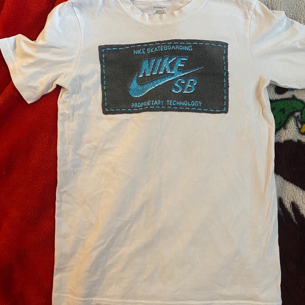 Nike shirt boys size L